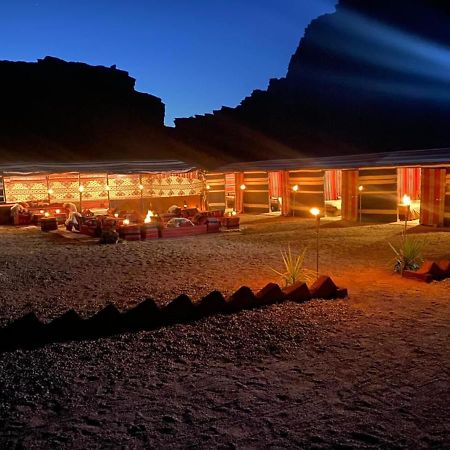 Wadi Rum Wonders Camp Ngoại thất bức ảnh