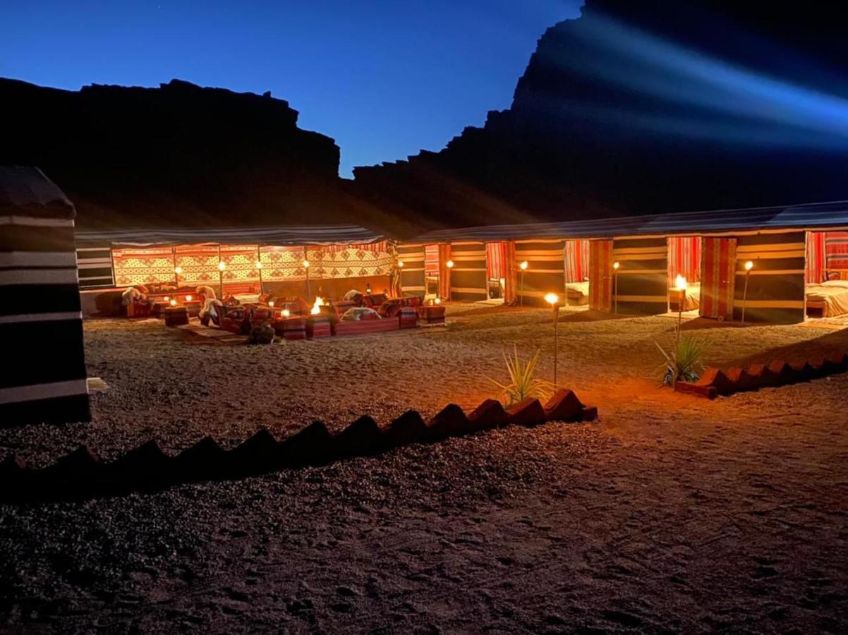 Wadi Rum Wonders Camp Ngoại thất bức ảnh